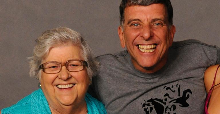 Aos 95 anos, mãe de Jorge Fernando ainda não sabe sobre morte do filho, segundo jornal