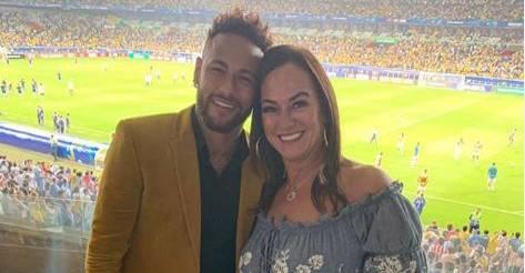 Neymar Jr. compartilha momento de intimidade com a mãe e diverte fãs