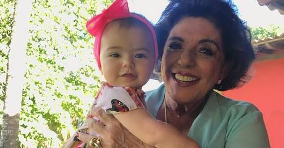 Leda Nagle abre álbum de Zoe Sato e se derrete: ”Mudou todos para melhor”