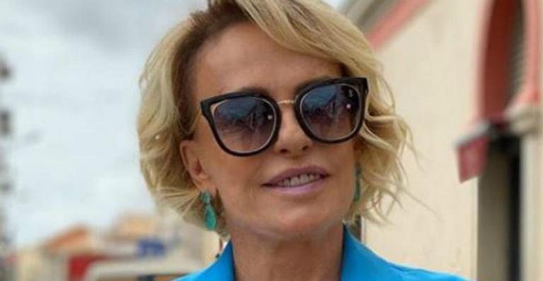 Ana Maria Braga esbanja beleza em look decotado e surpreende internautas: ”Maravilhosa!”