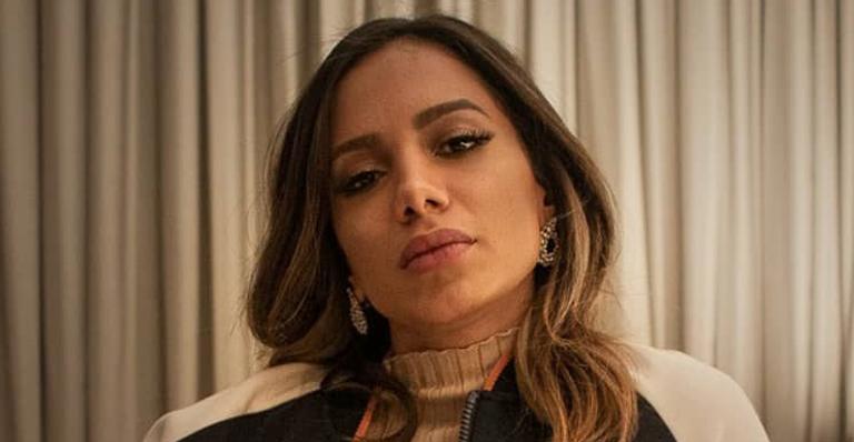 Eita! Anitta é acusada por modelo internacional de copiar fantasia de Halloween