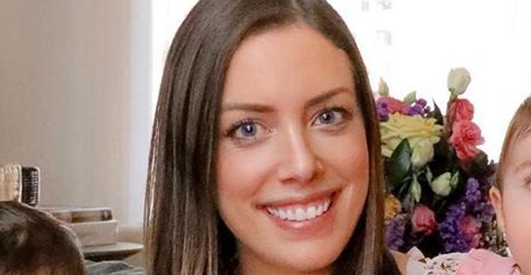 Fofura! Fabiana Justus mostra as filhas gêmeas vestidas de coelhinho e encanta a web