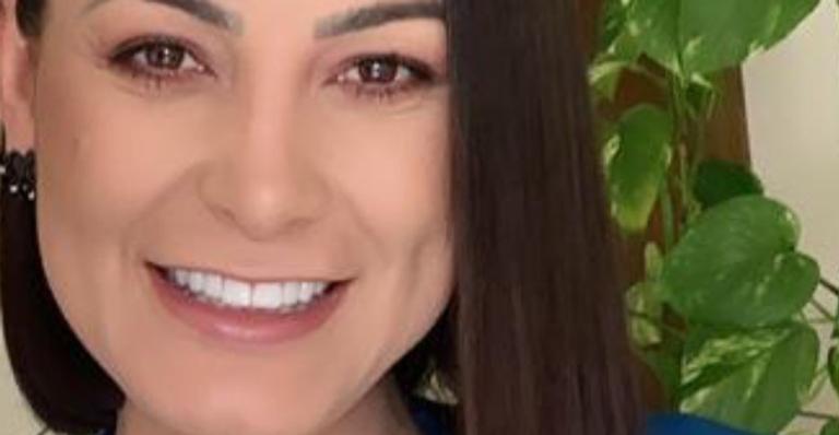 Andressa Urach fala sobre deixar a vaidade de lado: ”Estou aceitando meus pés de galinha”