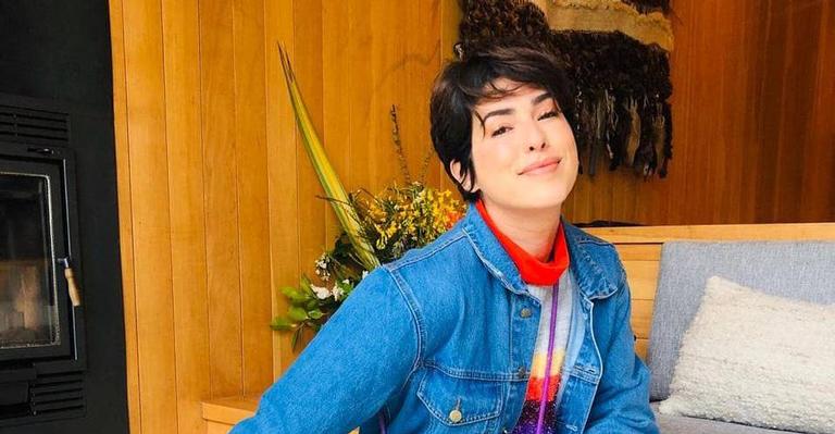 Fernanda Paes Leme curte mergulho em cenário impressionante no deserto: “Sabe oásis?! Então”