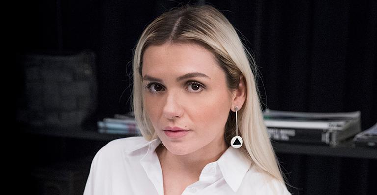 Nas redes, Monica Iozzi faz pedido inusitado e denuncia ”gafe” de ator global: ”Apaga isso”