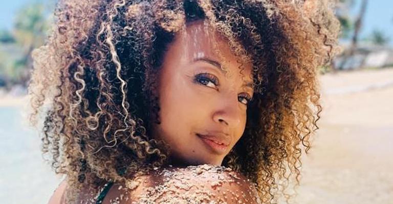 Sheron Menezzes relembra look sexy de Halloween e brinca: ”Última vez que tive tempo de colocar uma fantasia”