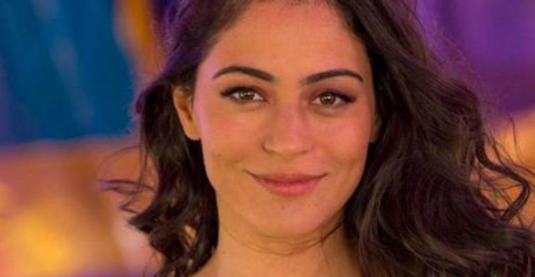 Carol Castro eleva a temperatura em clique de lingerie transparente e surpreende fãs