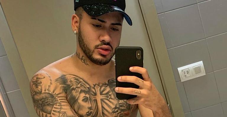 Kevinho posa só de cueca e enorme volume indiscreto rouba atenção: ”Seja eterna a sacanagem”