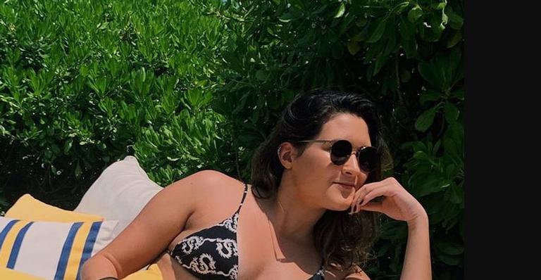 Filha de William Bonner e Fátima Bernardes esconde a barriga em foto: ”Tô precisando”