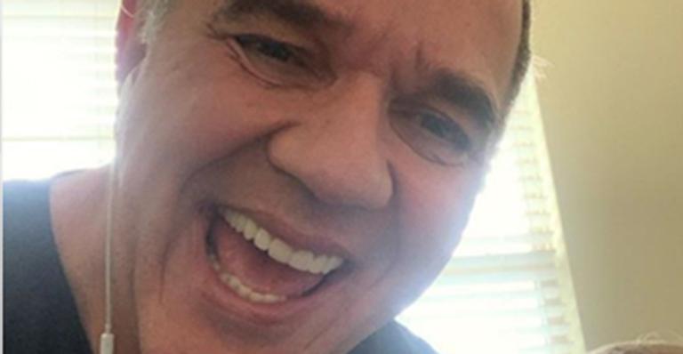 Humberto Martins é surpreendido por atitude da neta e se emociona: ”Sentimento único”