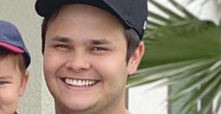 Matheus, da dupla com Kauan, posa com o filhos nos braços: ”É sua cópia”