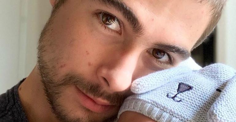 Rafael Vitti compartilha momento dos pais com Clara Maria: ”Babação”