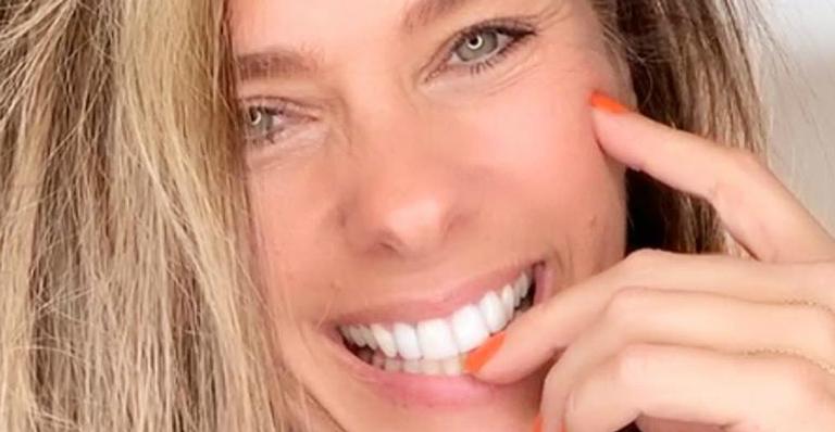 Aos 46 anos, Adriane Galisteu ostenta corpo escultural e impressiona