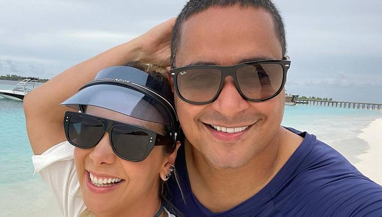 Carla Perez compartilha clique romântico ao lado do marido, Xanddy: “Um brinde ao amor”