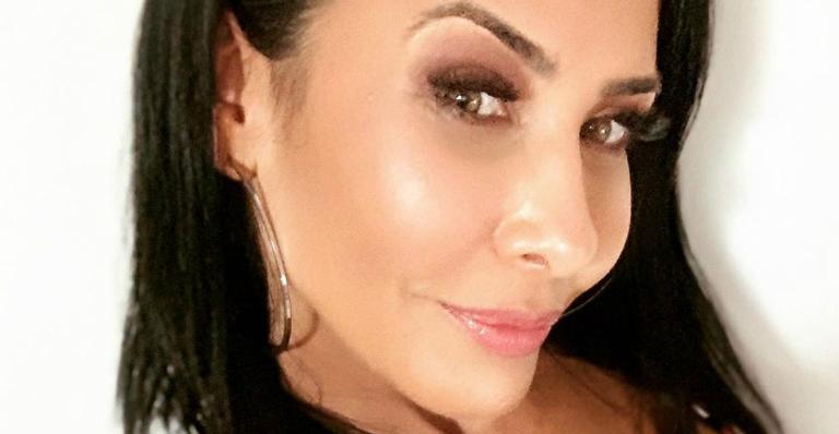 Scheila Carvalho posa com filha de cinco anos e semelhança impressiona: ”Cópia fiel”