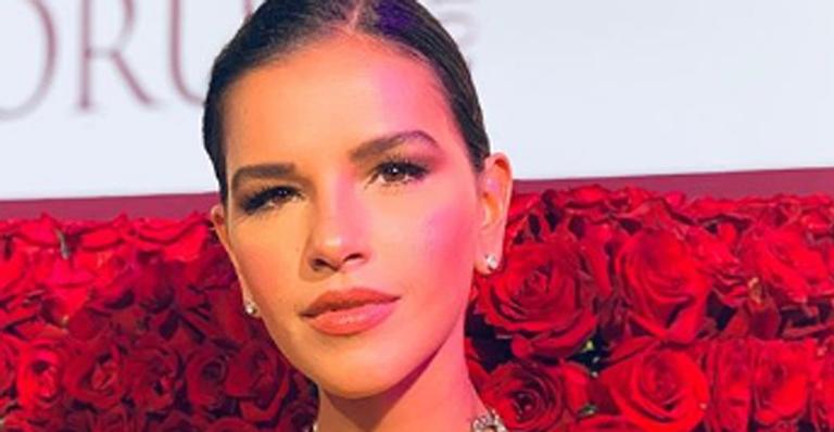 Mariana Rios surge sem roupa íntima com look provocante: ”Que corpo é esse?”
