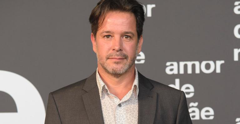 Filho de Murilo Benício e Alessandra Negrini esbanja beleza e simpatia no lançamento da nova novela das 9