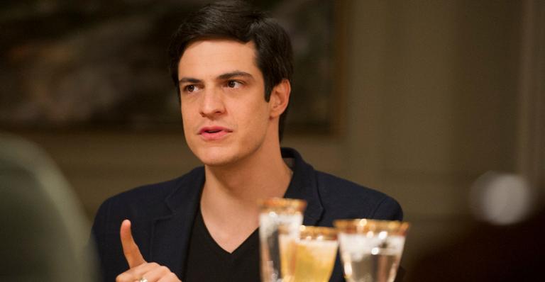 A Dona do Pedaço: Félix retorna as telinhas para casar Agno e Leandro e abençoar beijo gay