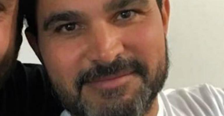 Luciano Camargo posa com filha mais nova e impressiona: ”Como cresceu”