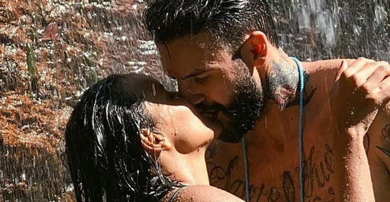 Ex-BBB Wagner Santiago surge em momento quente com Gleici Damasceno e desabafa: ”Somos frágeis”