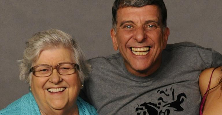 Mãe de Jorge Fernando aparece em vídeo e emociona fãs: ”A família volta a se encontrar”