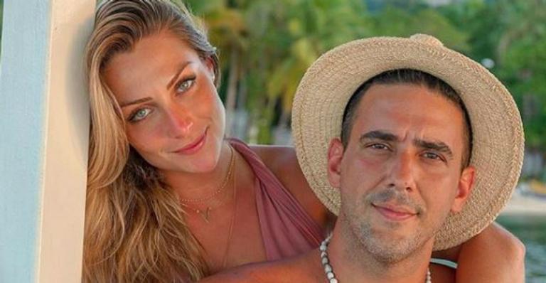 Namorada gata de André Marques comemora participação em ‘Bom Sucesso’: ”Radiante”