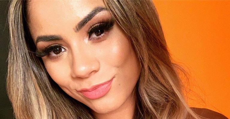 Lexa surge dançando com shortinho e blusinha e brinca: ‘Apimentadíssima’