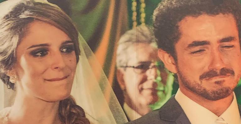 Rafa Brites abre álbum de fotos do casamento com Felipe Andreoli: ”Todo mundo chorou”