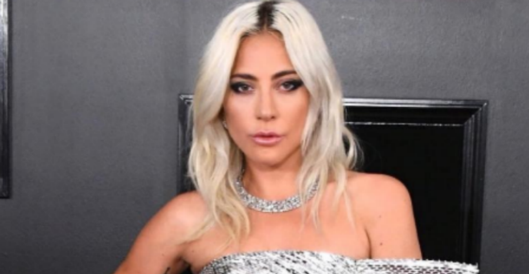 Lady Gaga brinca com fãs em data comemorativa de álbum antigo: ”Não me lembro”