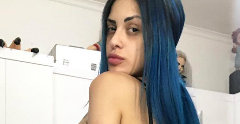Tati Zaqui posta foto do bumbum sem retoques e fala sobre estrias: ”Gatas se arranham”