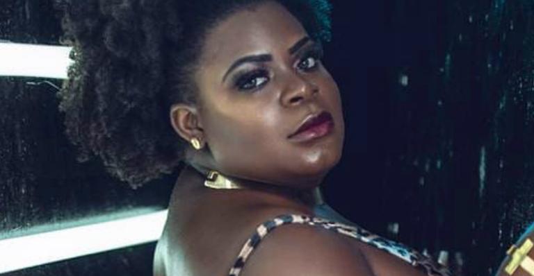 Jojo Todynho mostra as curvas em ensaio sensual: ”Ninguém manda nesse bumbum”