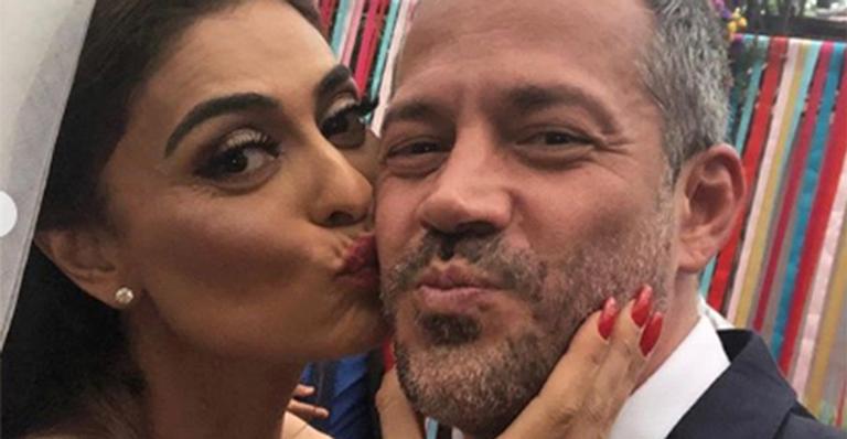 Juliana Paes surge vestida de noiva nos bastidores de A Dona do Pedaço