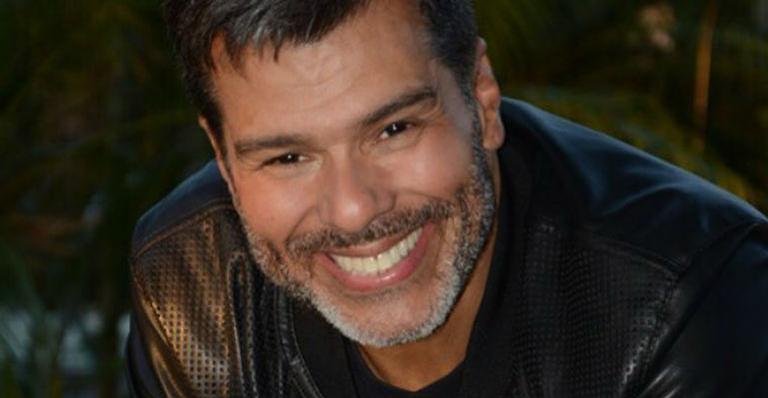 Maurício Mattar mostra foto do rosto da filha caçula e flagra sorriso encantador