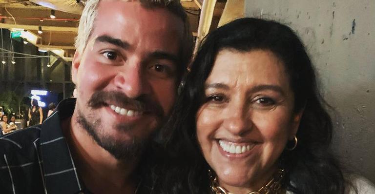 Regina Casé comemora trabalho com Thiago Martins em ‘Amor de Mãe’: ‘Vai ser bom demais’