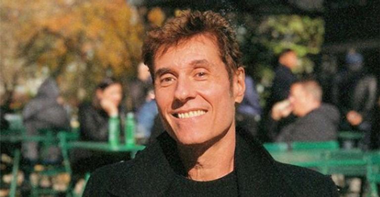 Dinho Ouro Preto faz rara aparição com as filhas e beleza rouba a cena