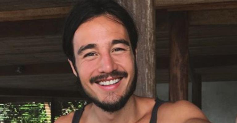 Tá namorando! Tiago Iorc surge com nova namorada no Grammy Latino, diz jornal