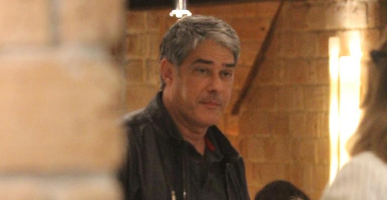 William Bonner é flagrado em passeio romântico com a esposa, Natasha Dantas