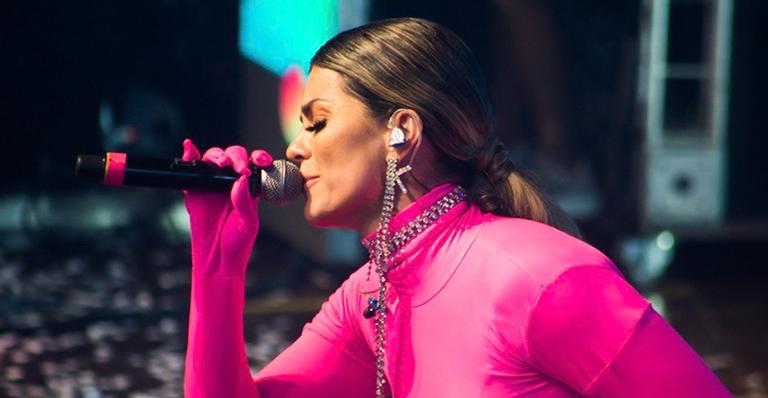 Kelly Key se emociona após retorno aos palcos: ”Me senti abraçada e apoiada”