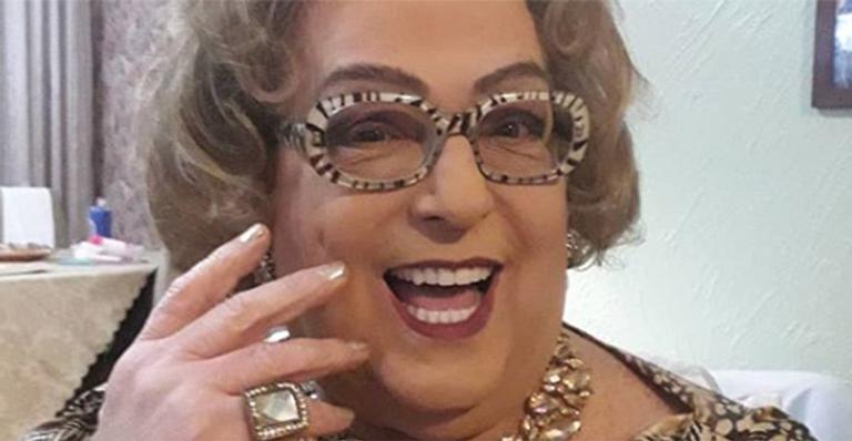 Namorado bonitão surge com Mamma Bruschetta no hospital após cirurgia