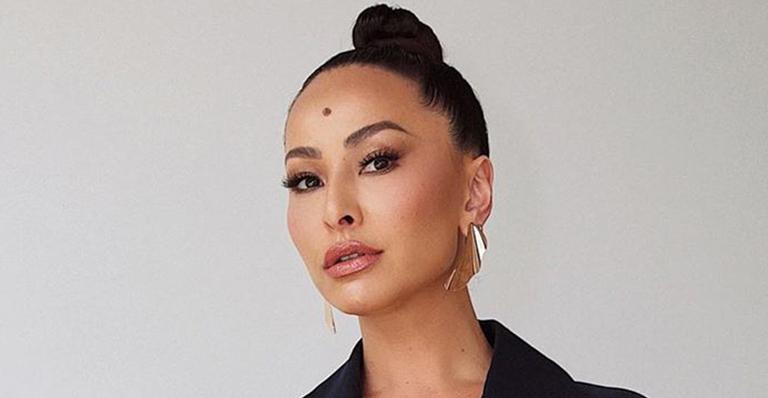 Musa! Sabrina Sato muda visual e impressiona com look ousado para ensaio de Carnaval