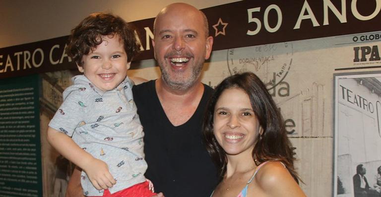 Alex Escobar será pai novamente e esposa exibe a barriguinha de grávida