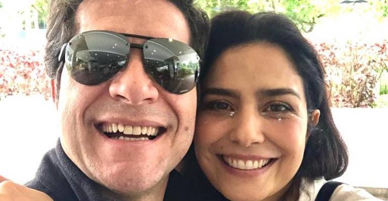 Daniel posa coladinho ao lado de Leticia Sabatella: ‘Obrigado pela generosidade da foto’