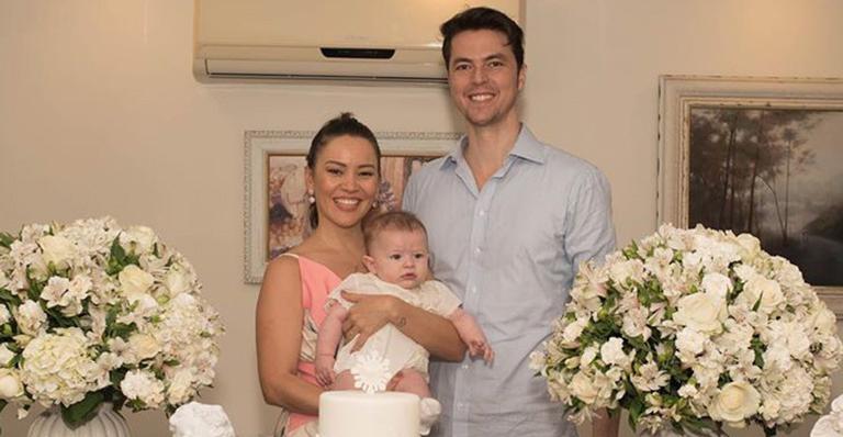 Geovanna Tominaga celebra o batizado de seu primeiro filho, Gabriel