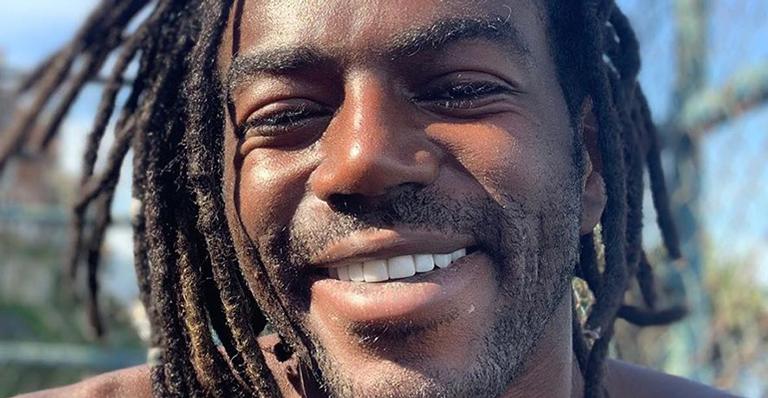 Jonathan Azevedo registra ‘rolê’ de skate com o filho recém-nascido: ”Vamos deixar a mamãe maluca”