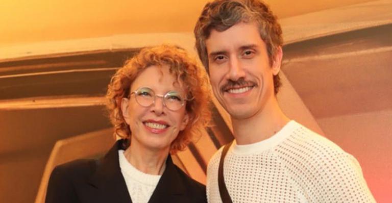 Nas redes, Marília Gabriela divide clique antigo ao lembrar aniversário do filho Theodoro: ”Meu caçulinha”