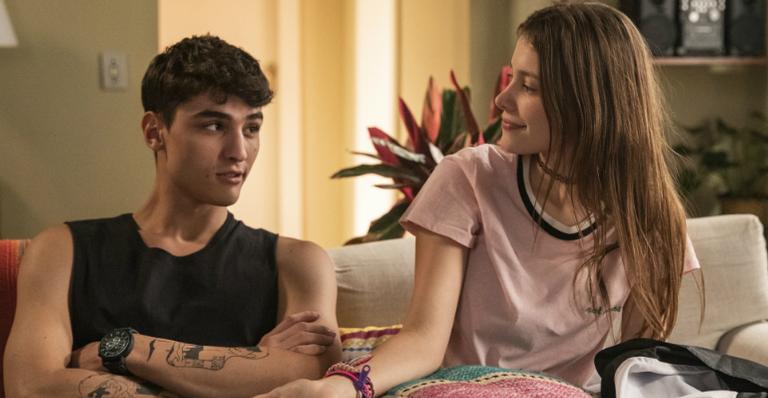 ‘Malhação: Toda Forma de Amar’: Anjinha e Tatoo se beijam