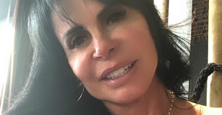Gretchen nega retoques e rebate críticas em foto: ”Não tem nem maquiagem”