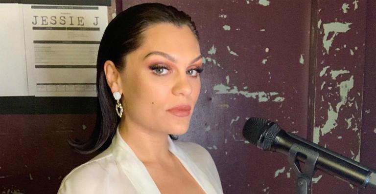 Jessie J revela sofrer com crises de ansiedade: ”A pior que já tive em anos”