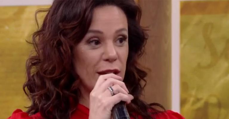 Vanessa Gerbelli abre o coração ao falar de namoro à distância: ”É complicado”