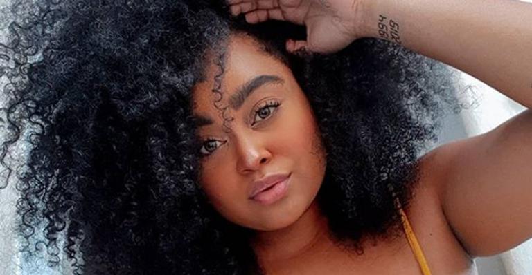 Ex-BBB Rízia Cerqueira dá close nas partes íntimas e diz: ”Precisamos falar sobre virilha”